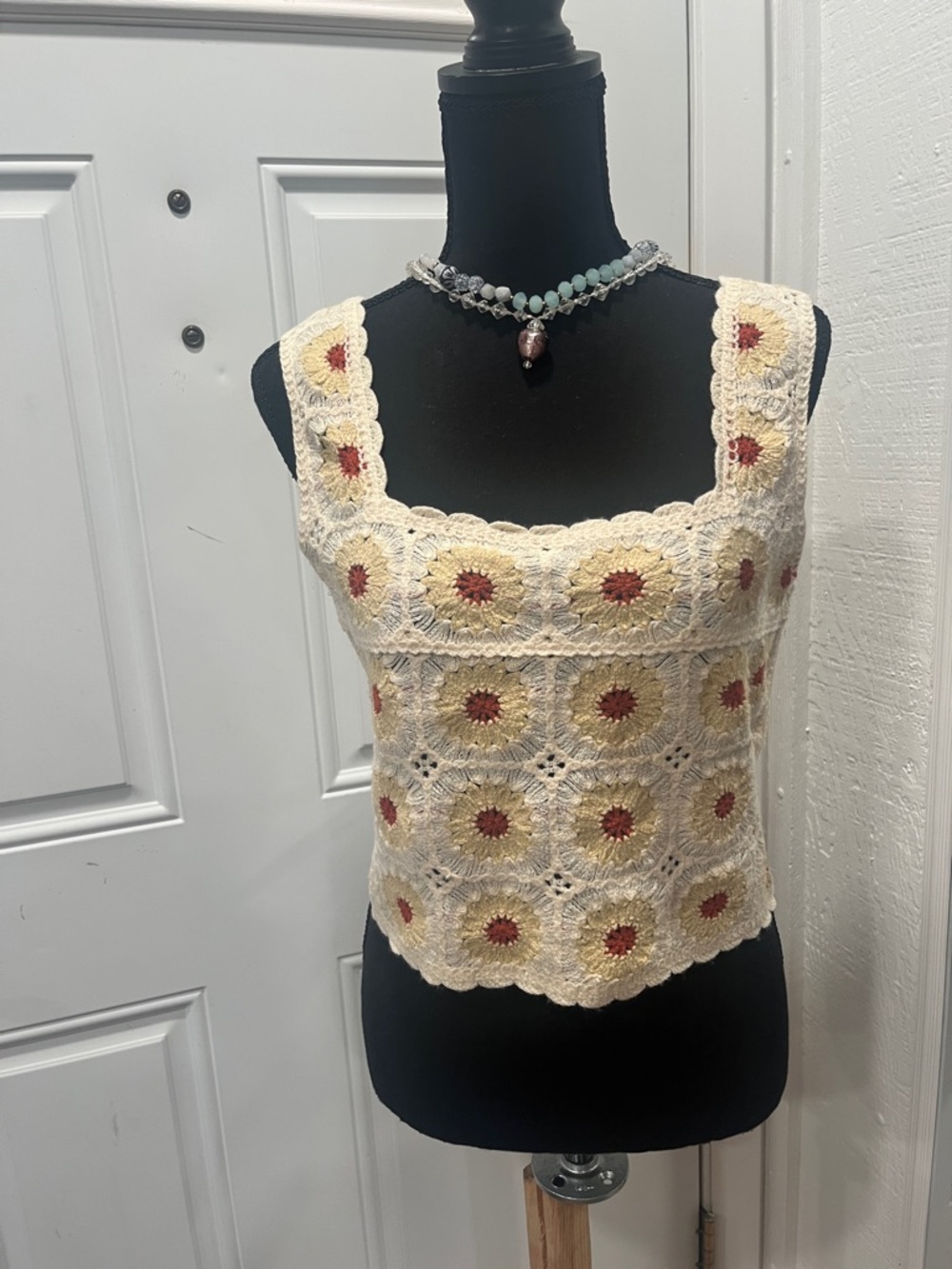 Crochet Floral Square-Neck Camisole in Cream and Rust